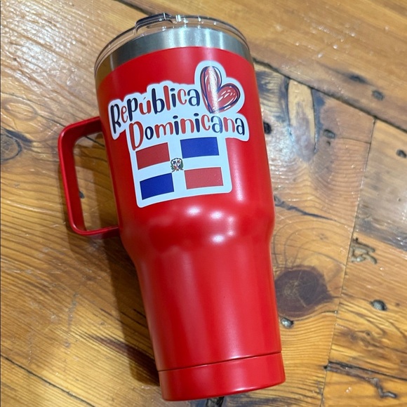 Red Travel Mug with Dominican Republic Design - Picture 1 of 6